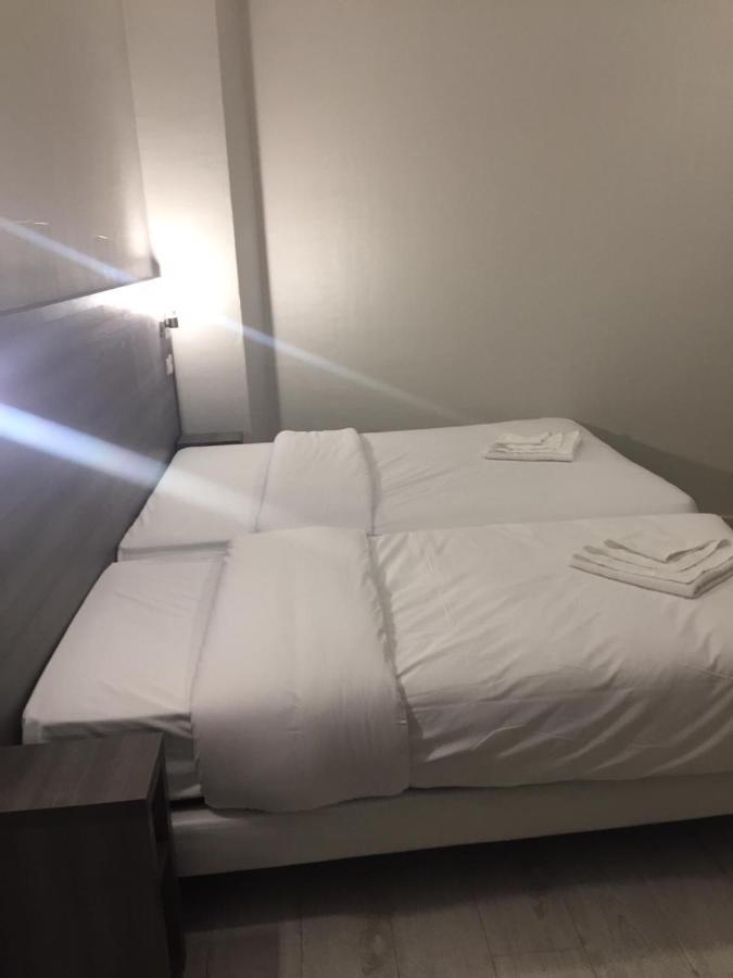 Pax Hotel Parigi Esterno foto
